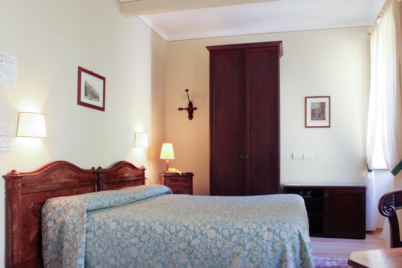 Standard Double or Twin Room,702747619:JPEG